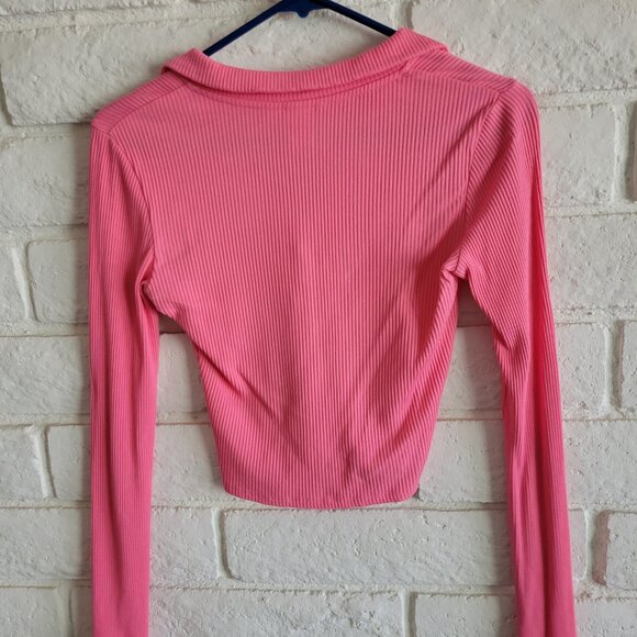 H&M Cropped Bright Pink Collared Long Sleeve Tee Sz XS - Picture 2 of 3